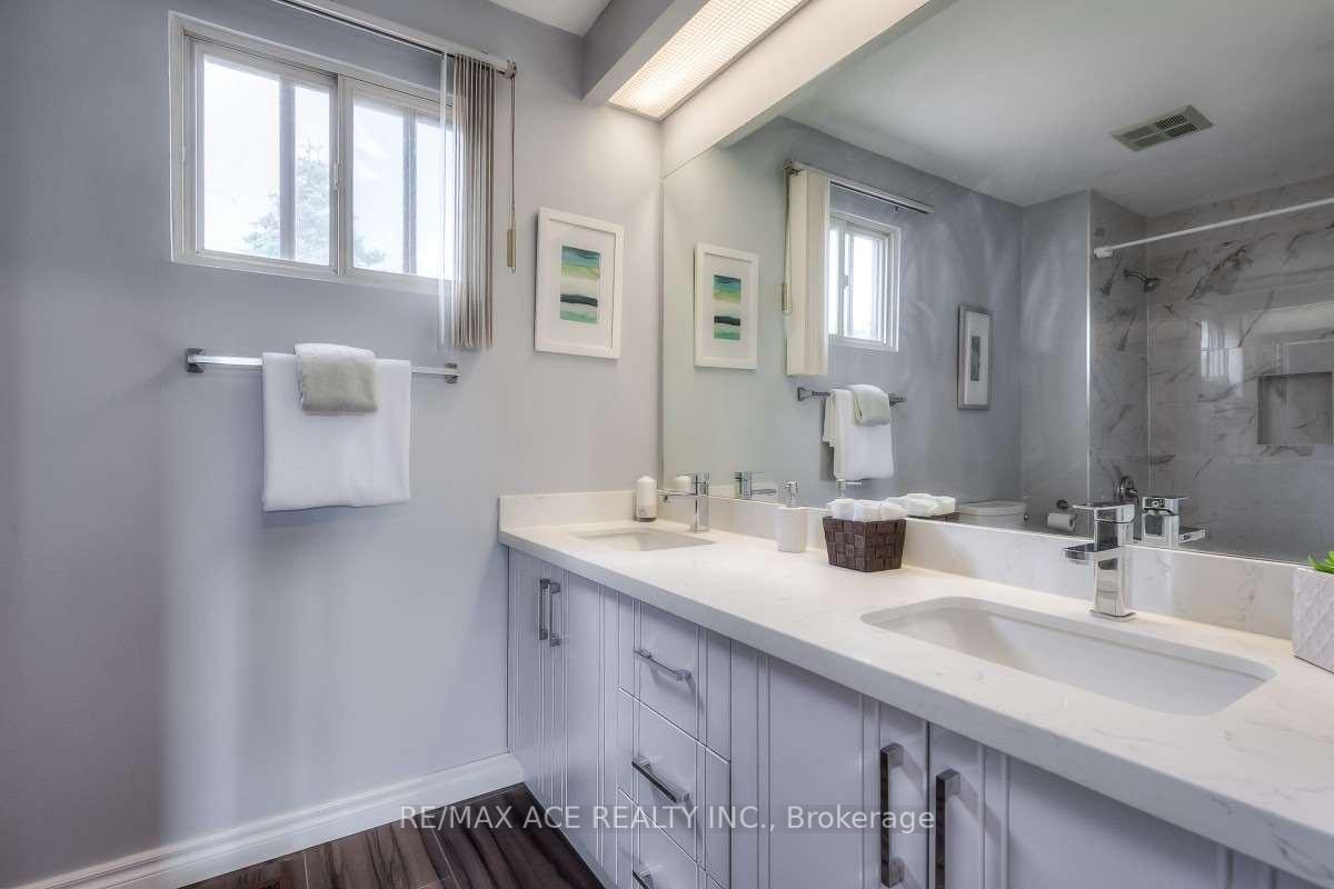 4 Bedrooms Condo at 2472 Eglinton, Toronto For sale