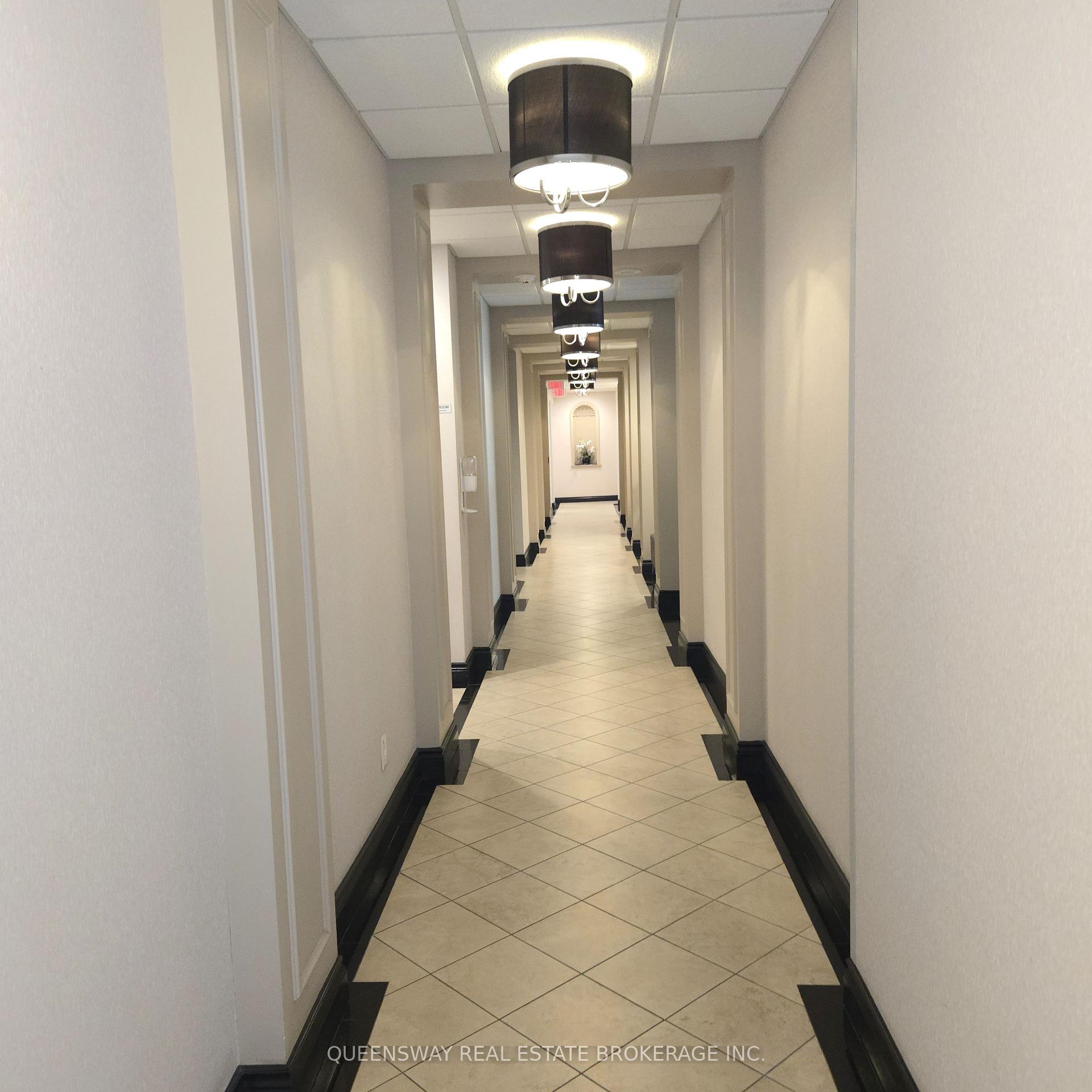 2 Bedrooms Condo at 1 Emerald, Vaughan For sale
