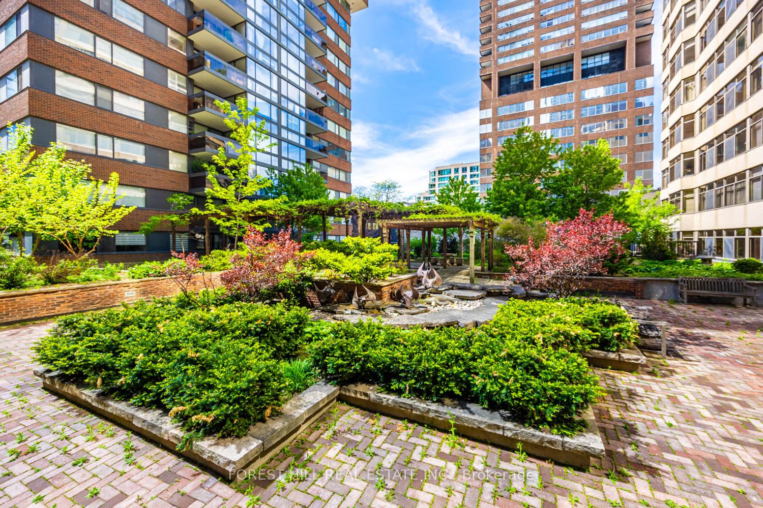 3 Bedrooms Condo at 900 Yonge, Toronto For sale