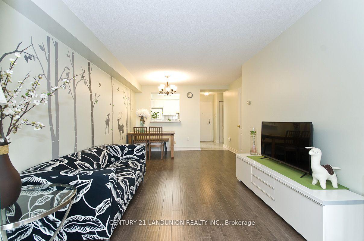 2 Bedrooms Condo at 88 Grandview,  Toronto For sale