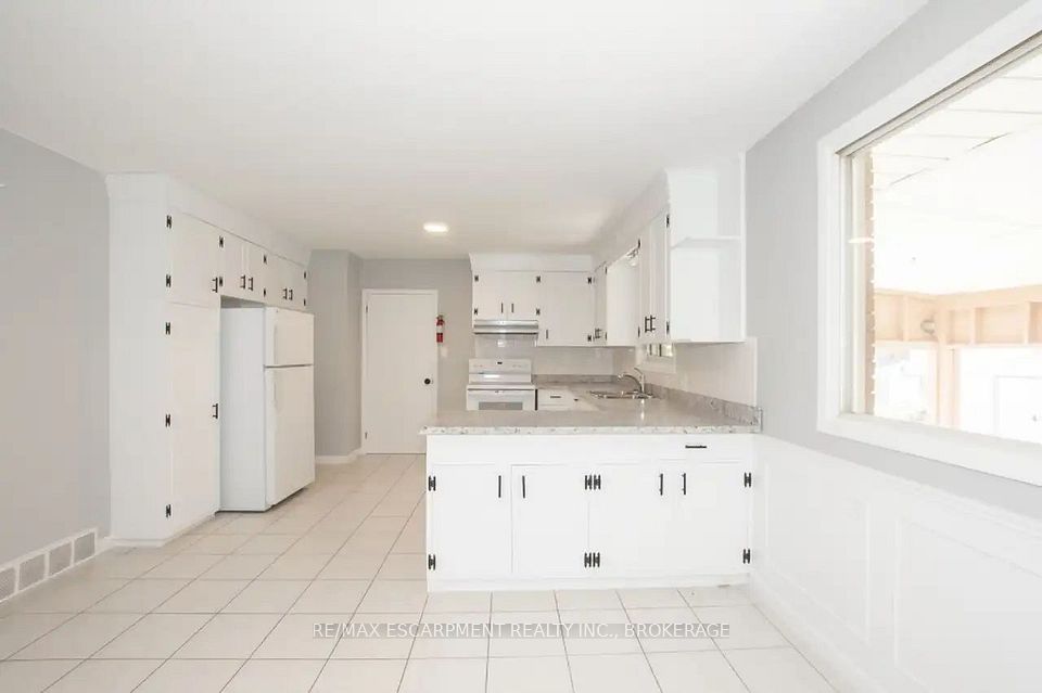 #Main - 621 Hagar Street, Welland, ON L3B 4K2