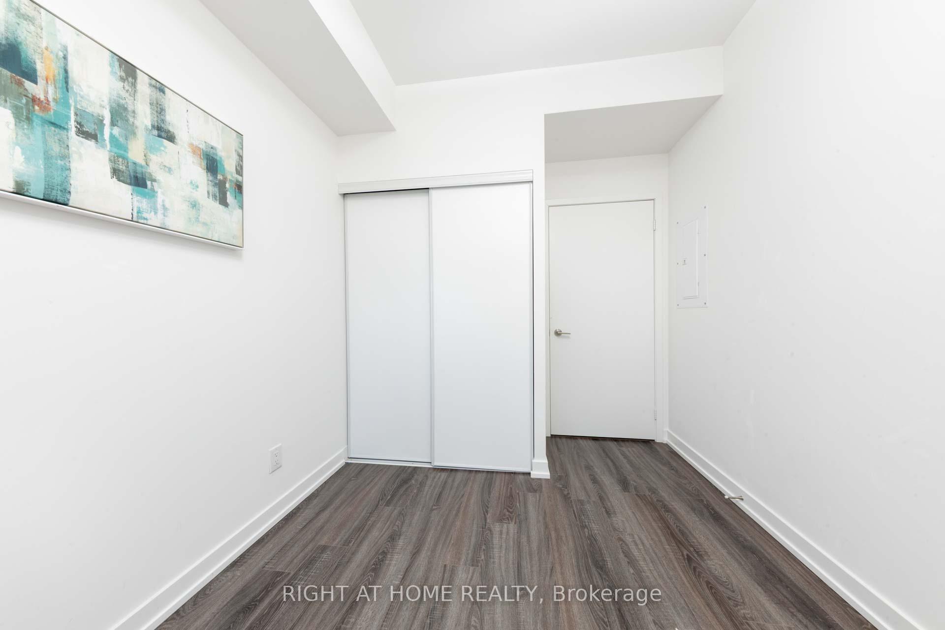 3 Bedrooms Condo at 20 Edward, Toronto For sale