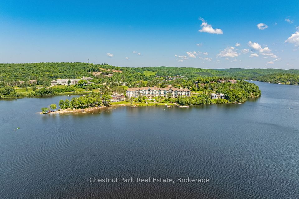 25 Pen Lake Point