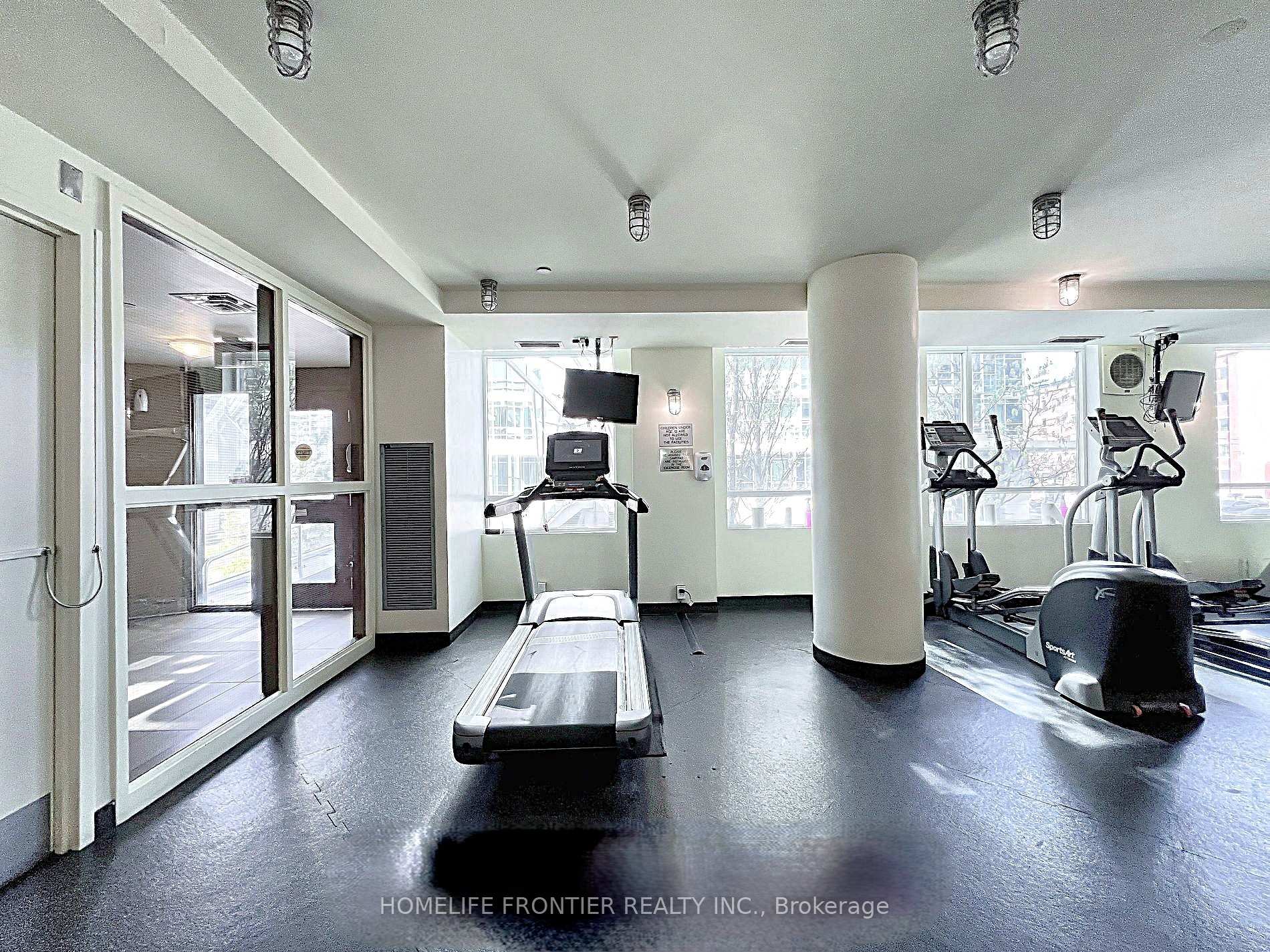 2 Bedrooms Condo at 381 Front, Toronto For sale