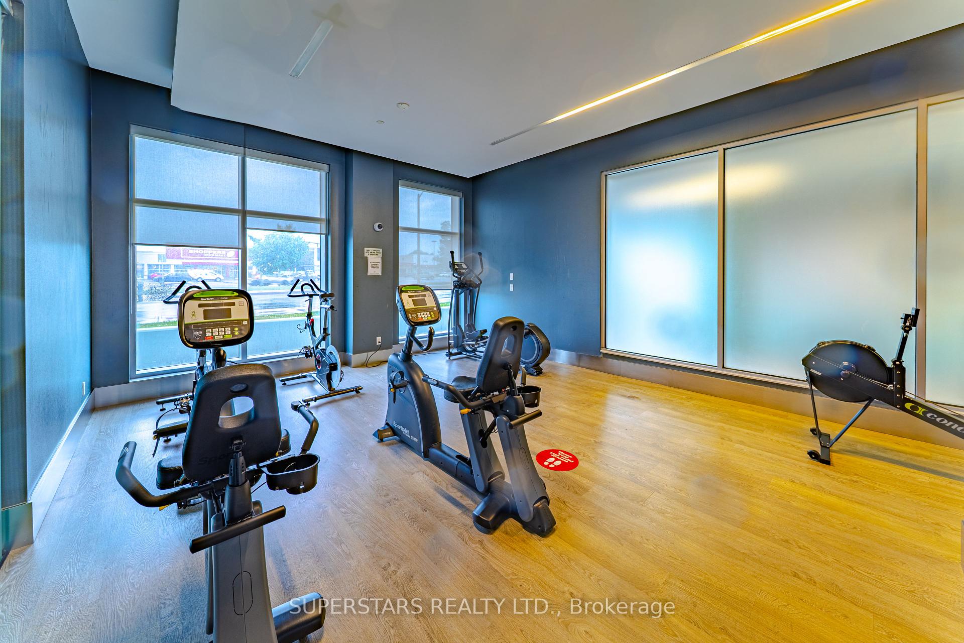 2 Bedrooms Condo at 65 Speers, Oakville For sale