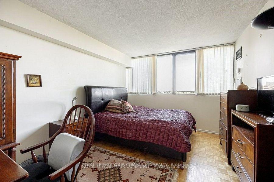 4 Bedrooms Condo at 133 Torresdale, Toronto For sale