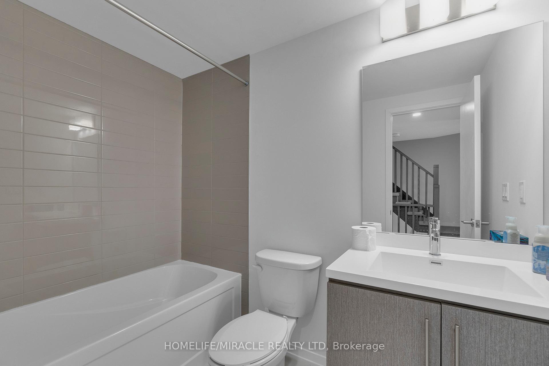 2 Bedrooms Condo at 5 William Jackson, Toronto For sale