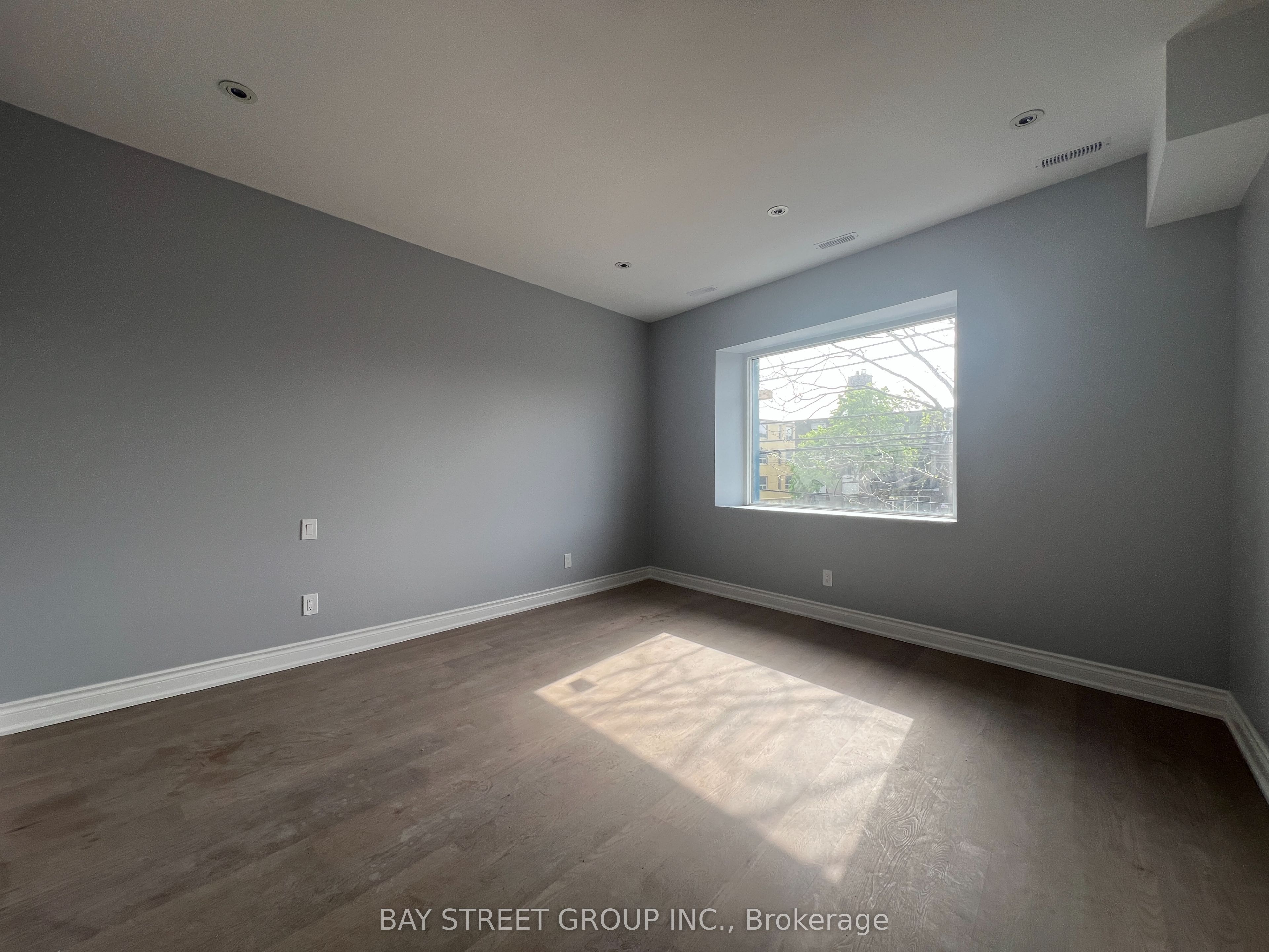 2386 Lake Shore Boulevard W, #201
