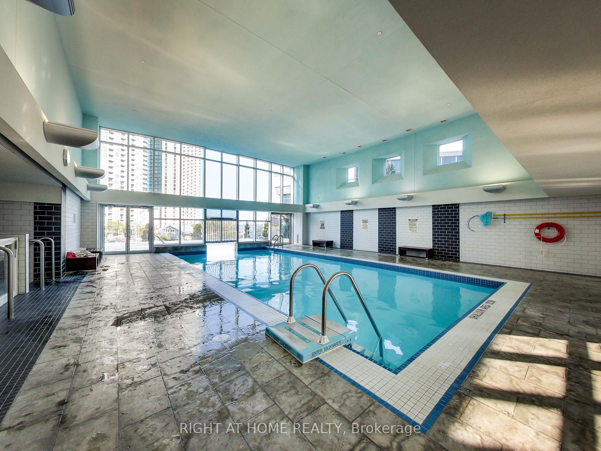 8 York Street W, #3102