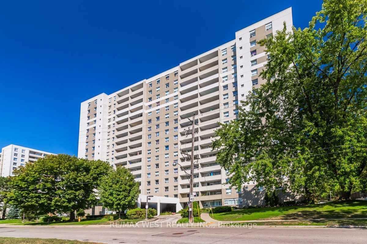 4 Bedrooms Condo at 45 Southport, Toronto For sale
