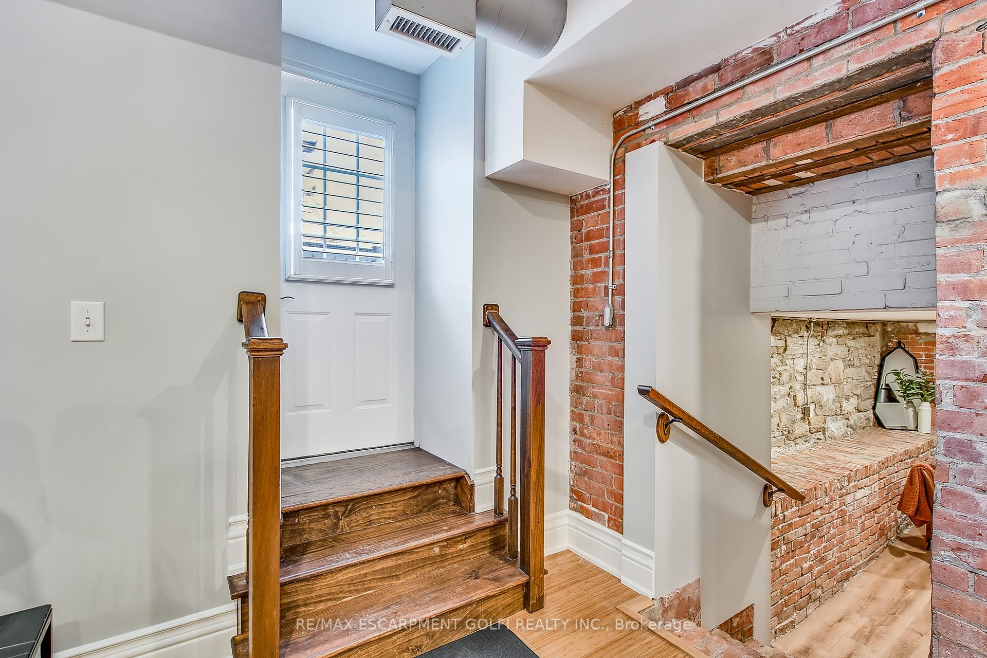 1 Bedroom Condo at 200 STINSON, Hamilton For sale