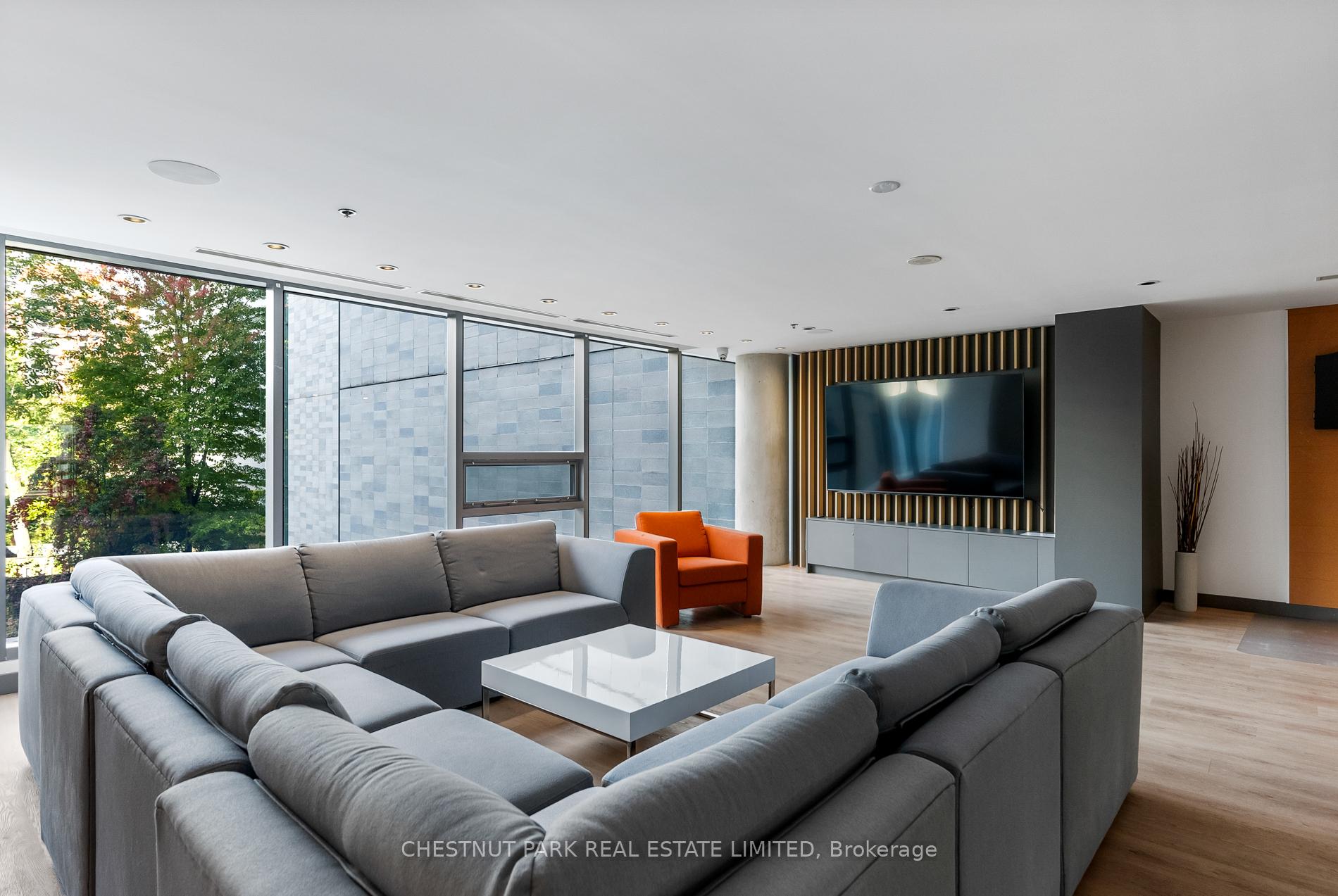 2 Bedrooms Condo at 285 Mutual, Toronto For sale