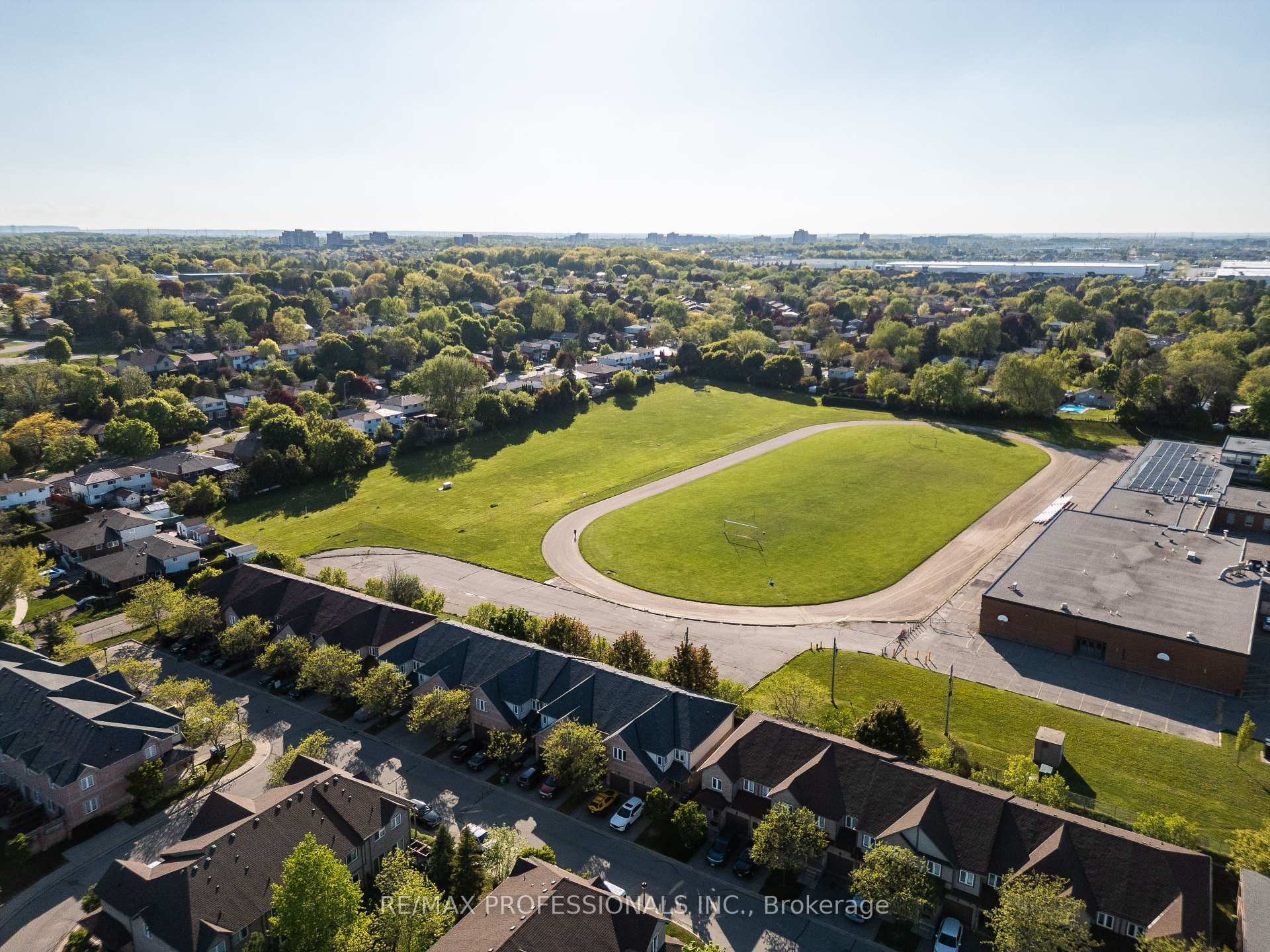 3 Bedrooms Condo at 150 Joymar, Mississauga For sale