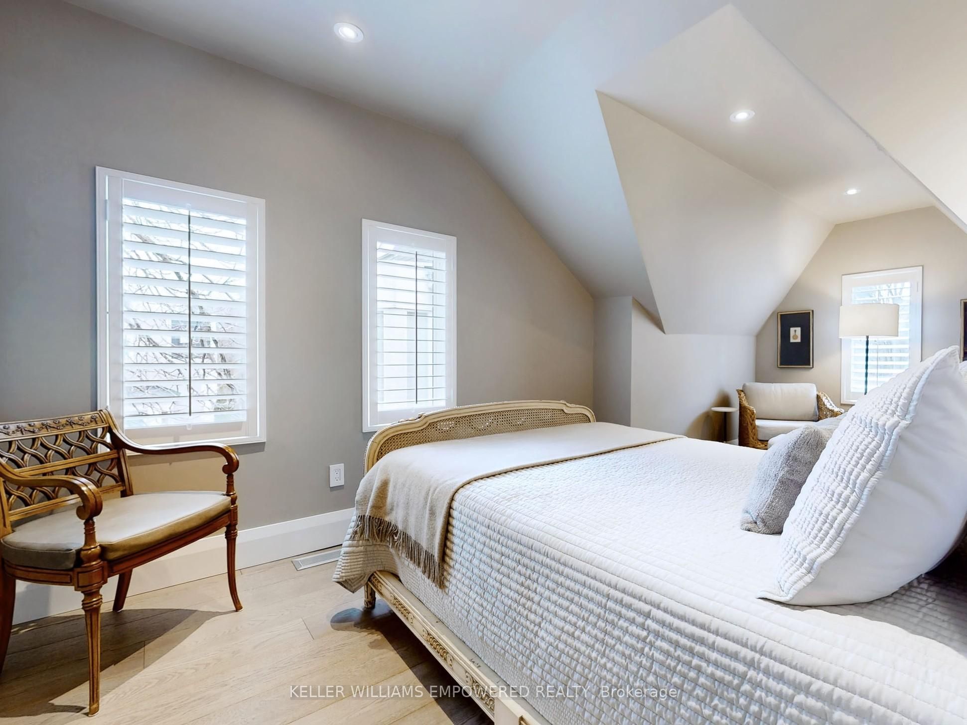 10 Webster Avenue, Toronto, ON M5R 1N7