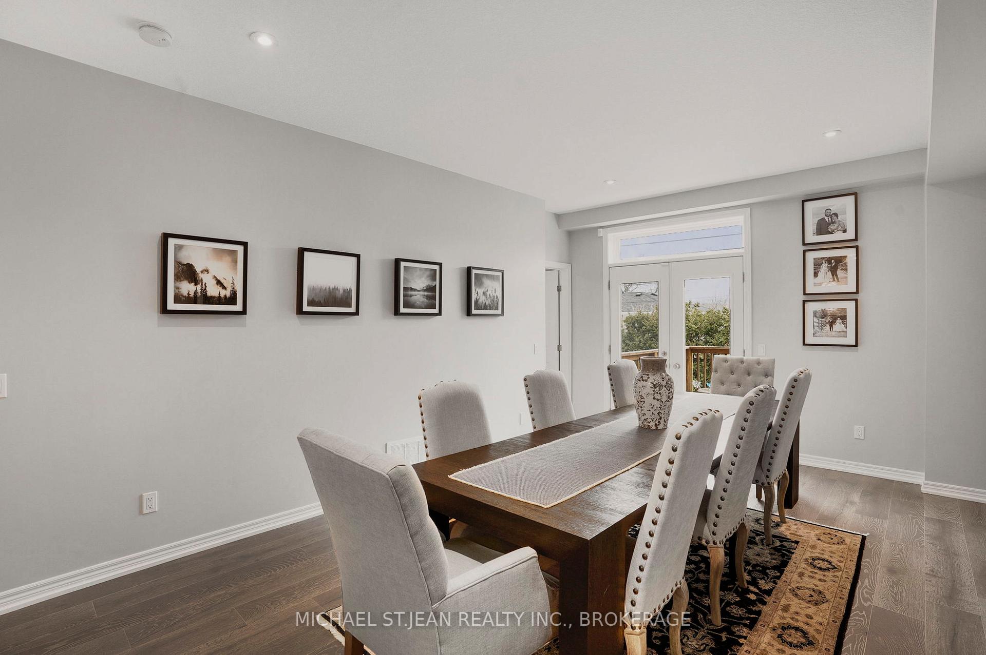 3 Bedrooms Condo at 5056 New,  Burlington For sale