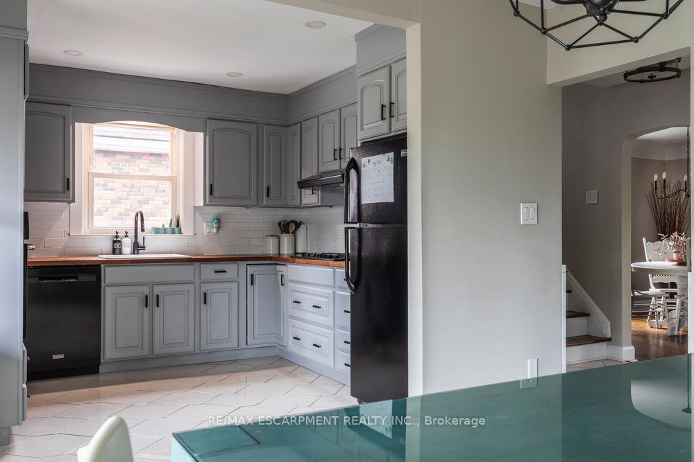 5 Bettina Avenue