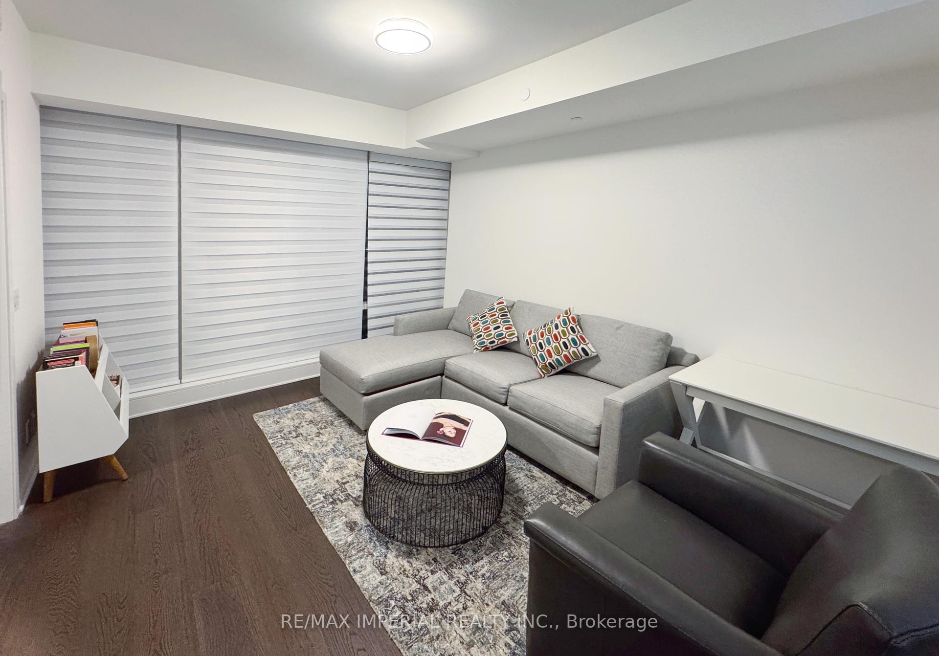 2 Bedrooms Condo at 1 Bloor, Toronto For sale