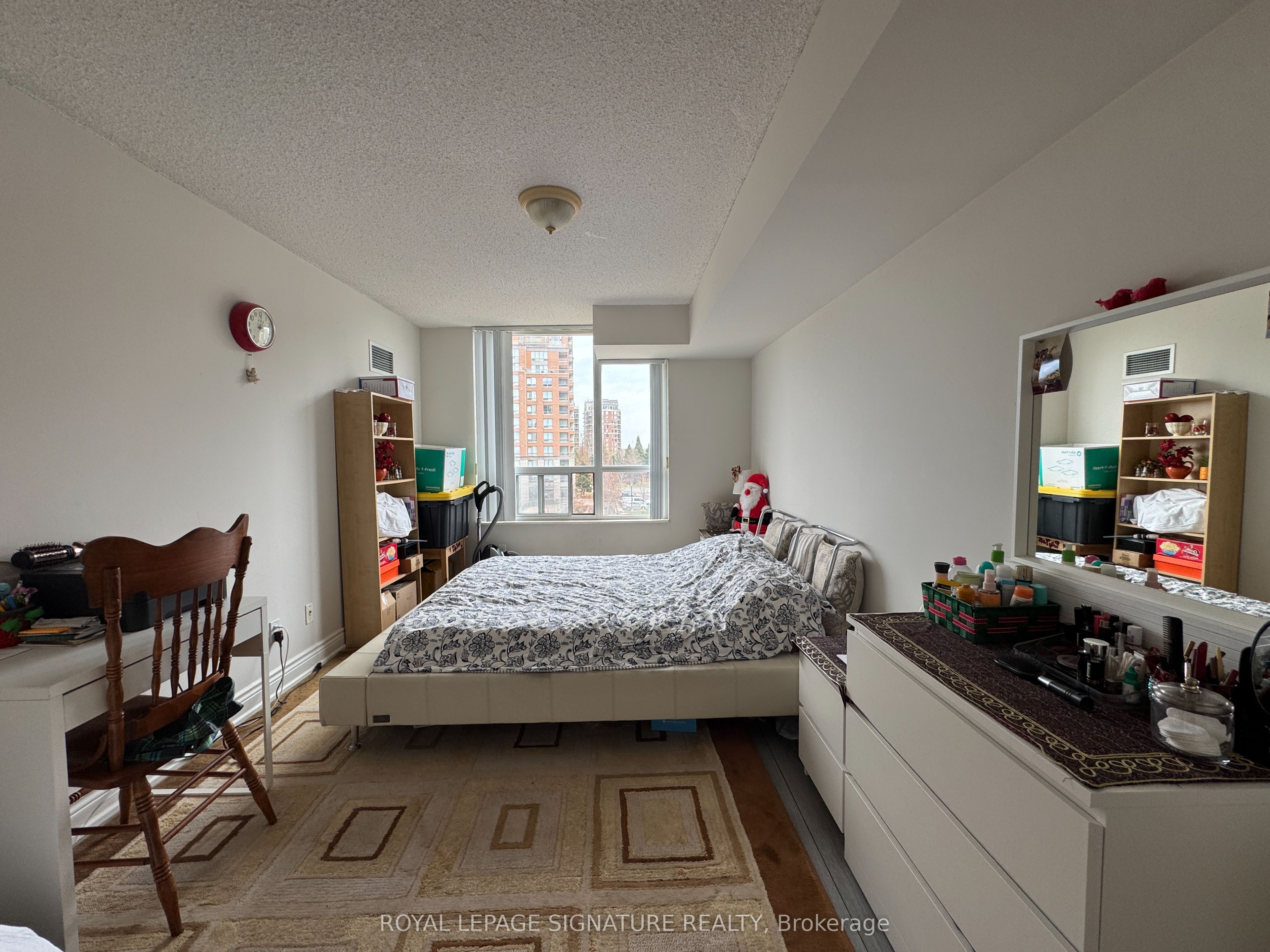 #413 - 9 Northern Heights Drive, Richmond Hill, ON L4B 4M5