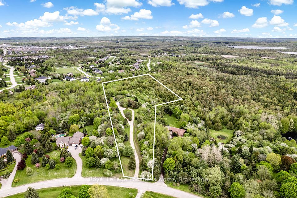 38 Old Carriage Road, East Garafraxa, ON L9W 6B2