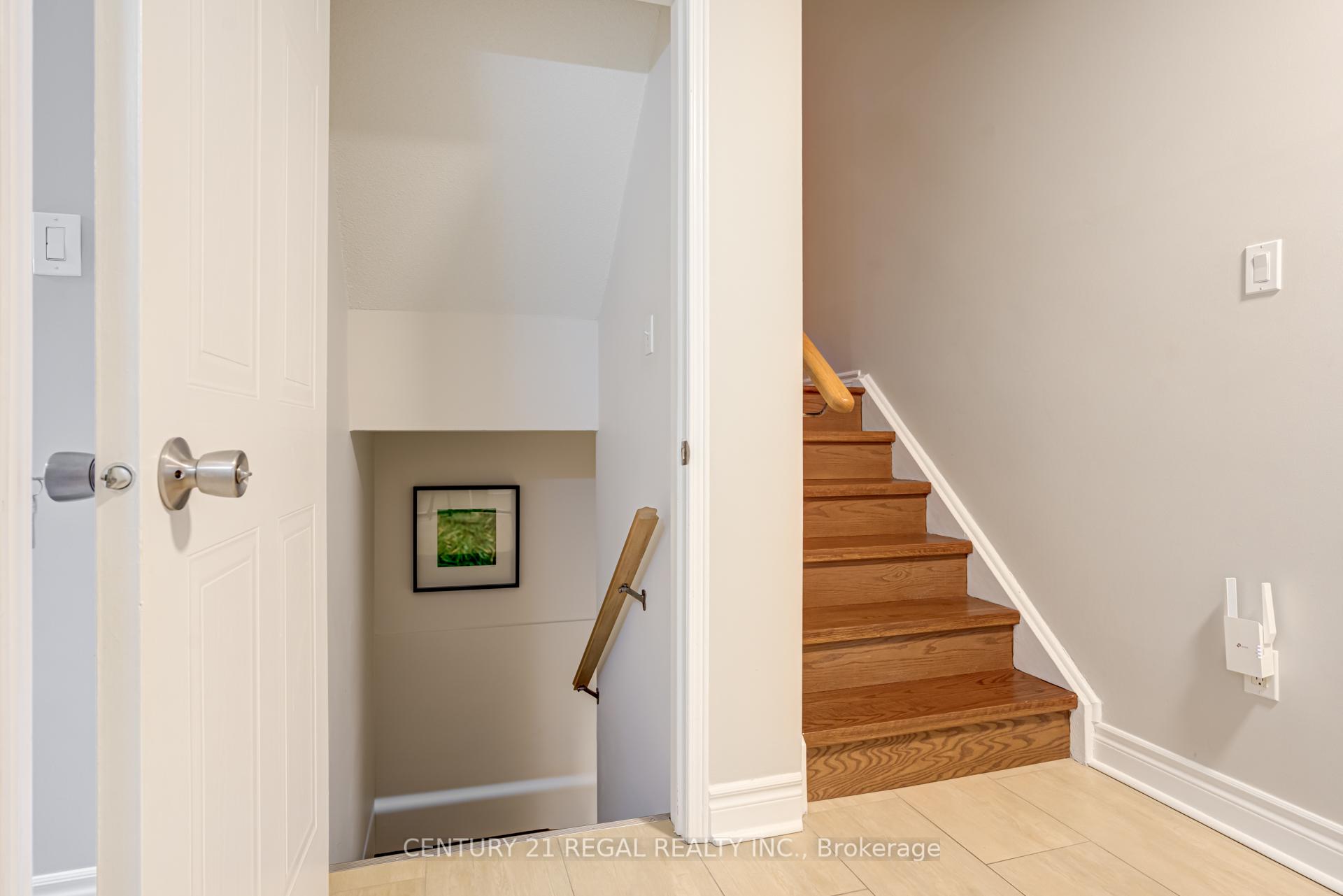 3 Bedrooms Condo at 45 Bristol, Mississauga For sale