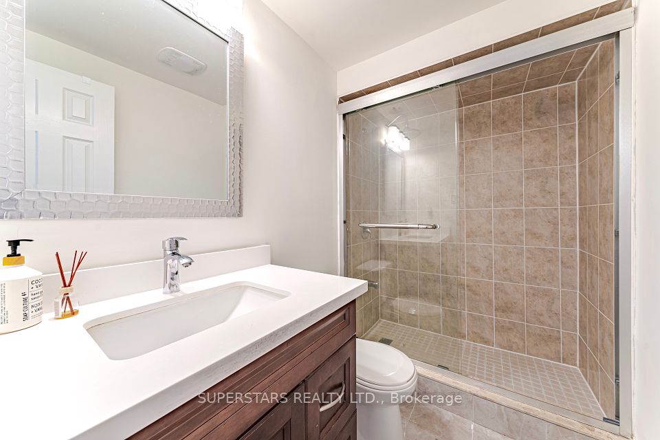 https://trreb-image.ampre.ca/6LrP5PJojTFjdfzG8vSR0rPGdpMM3tqi6xB6NehgIXk/rs:fit:960:960/wm:.5:so:0:50:.4/wmsh:10/wmt:PHNwYW4gZm9yZWdyb3VuZD0nd2hpdGUnIGZvbnQ9JzY4Jz5TVVBFUlNUQVJTIFJFQUxUWSBMVEQuLCBCcm9rZXJhZ2U8L3NwYW4-/L3RycmViL2xpc3RpbmdzLzQwLzk5LzE5LzQ3L3AvM2RmN2VkYWItNDc1Zi00M2FkLWE2YmEtNmUzYmRiNzY5NWRkLmpwZw.jpg