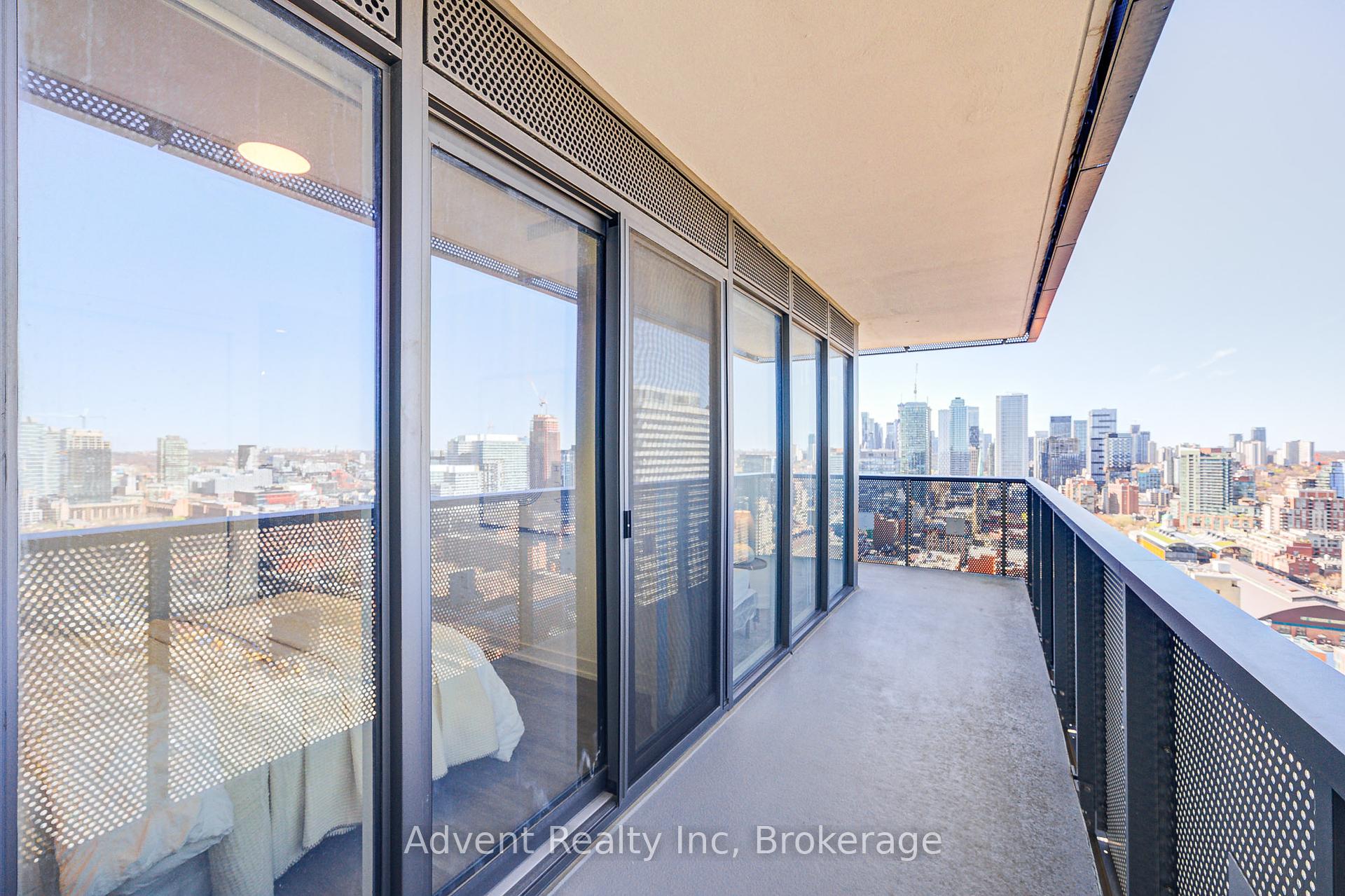 2 Bedrooms Condo at 55 Cooper,  Toronto For sale