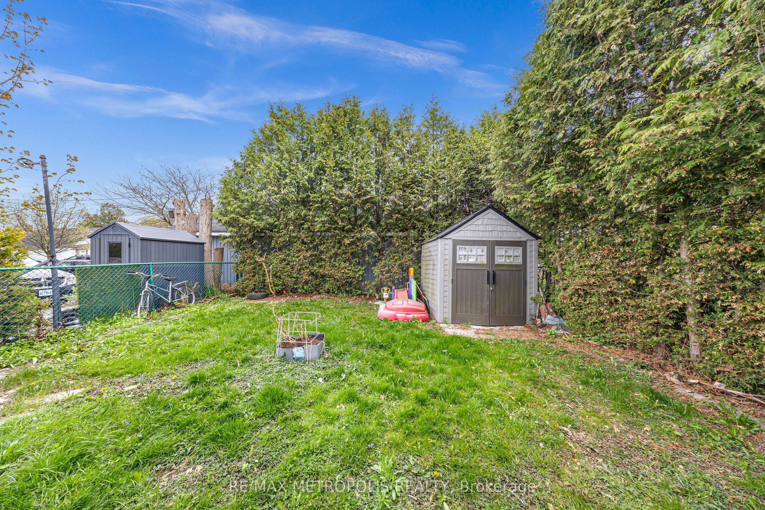337 Pine Avenue