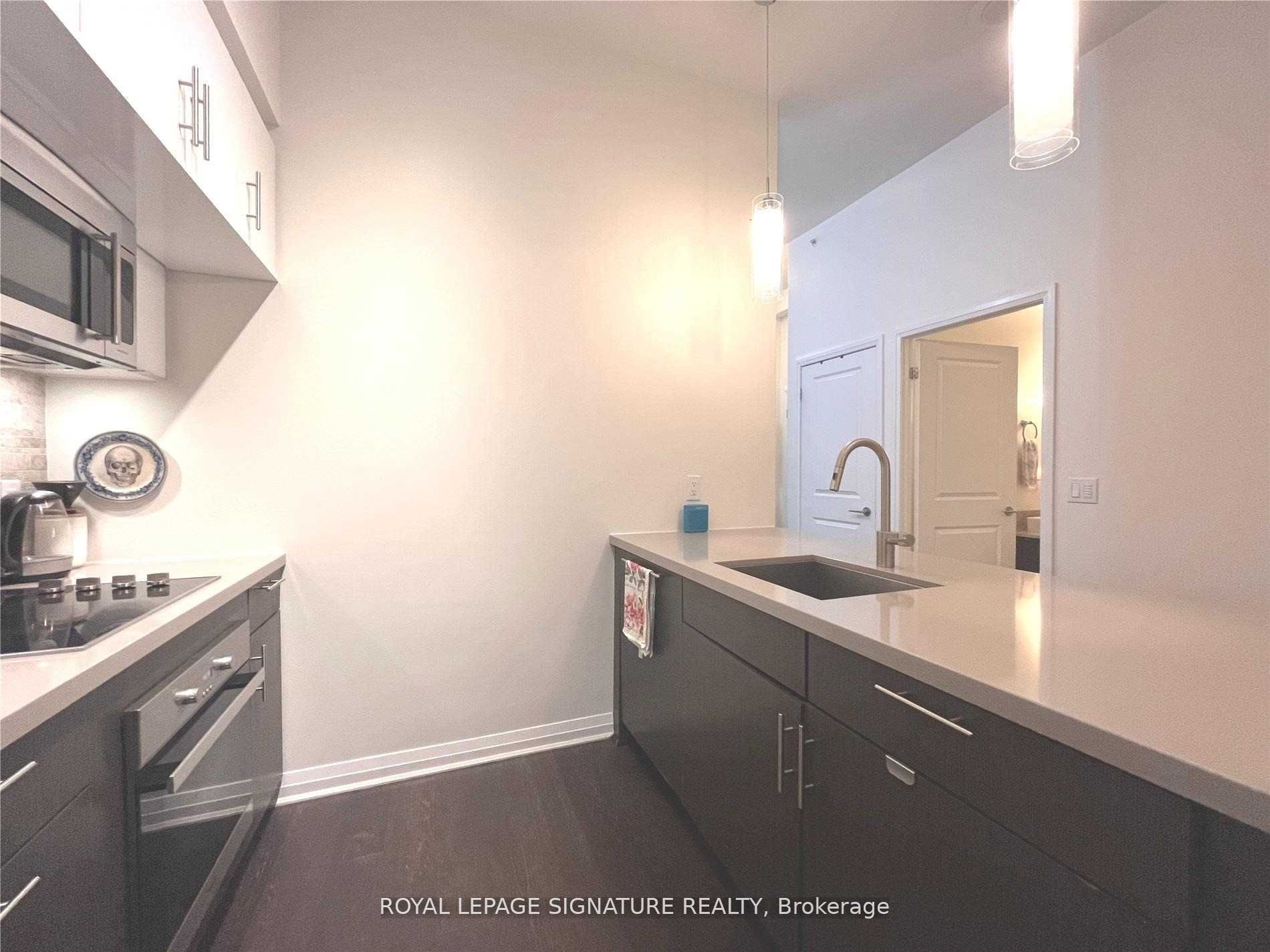 8 Mercer Street, #211