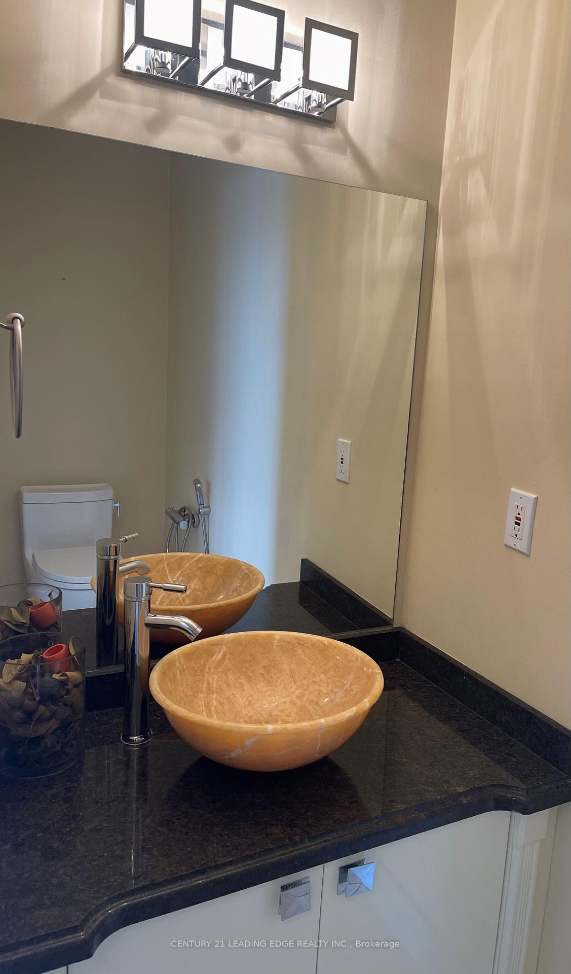 3 Bedrooms Condo at 4968 Yonge, Toronto For sale
