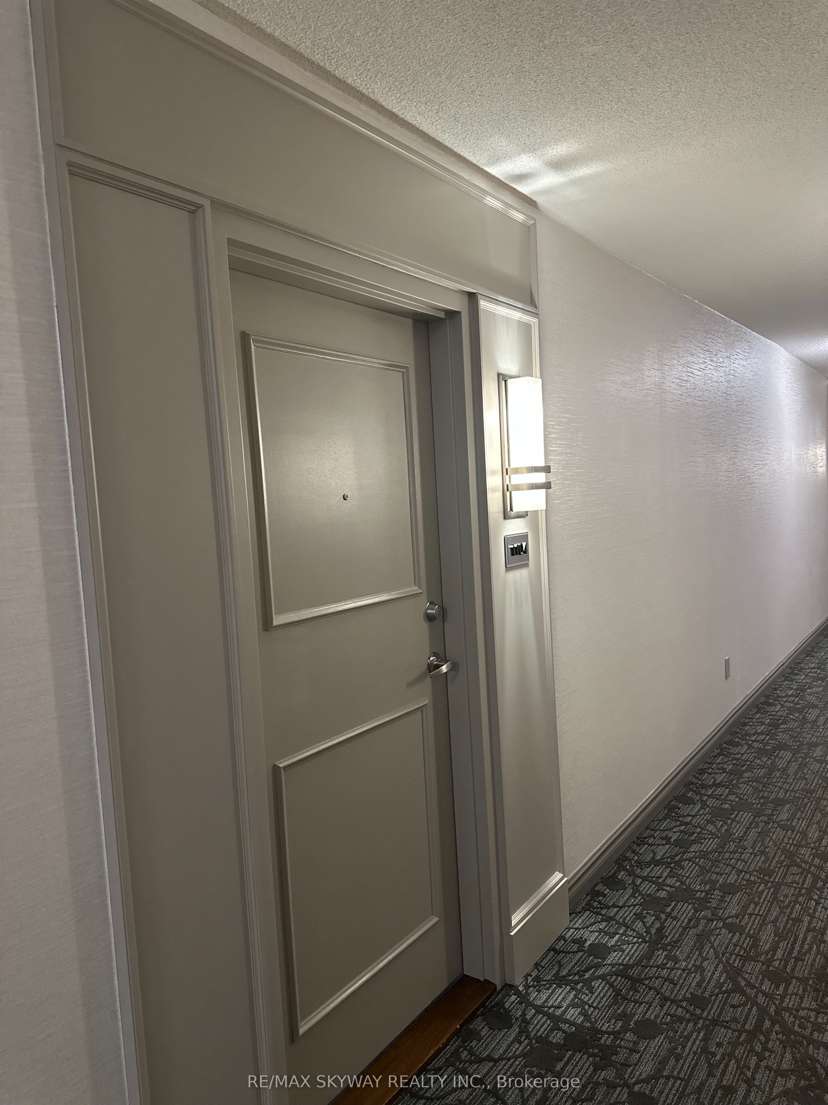 #1104 - 75 King Street, Mississauga, ON L5A 4G5