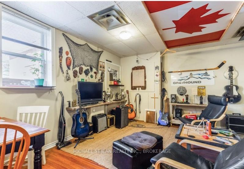 14 Victoria Avenue N