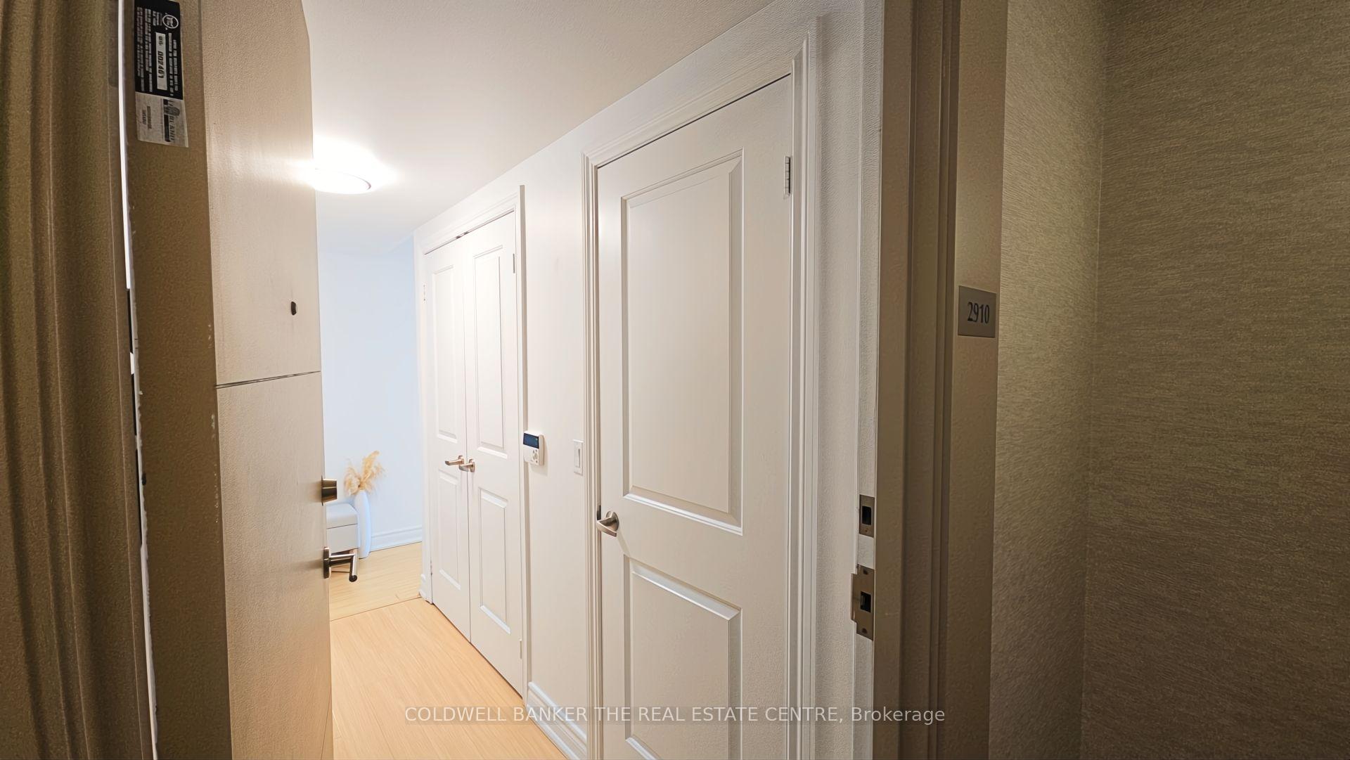 3 Bedrooms Condo at 50 Town Centre, Toronto For sale