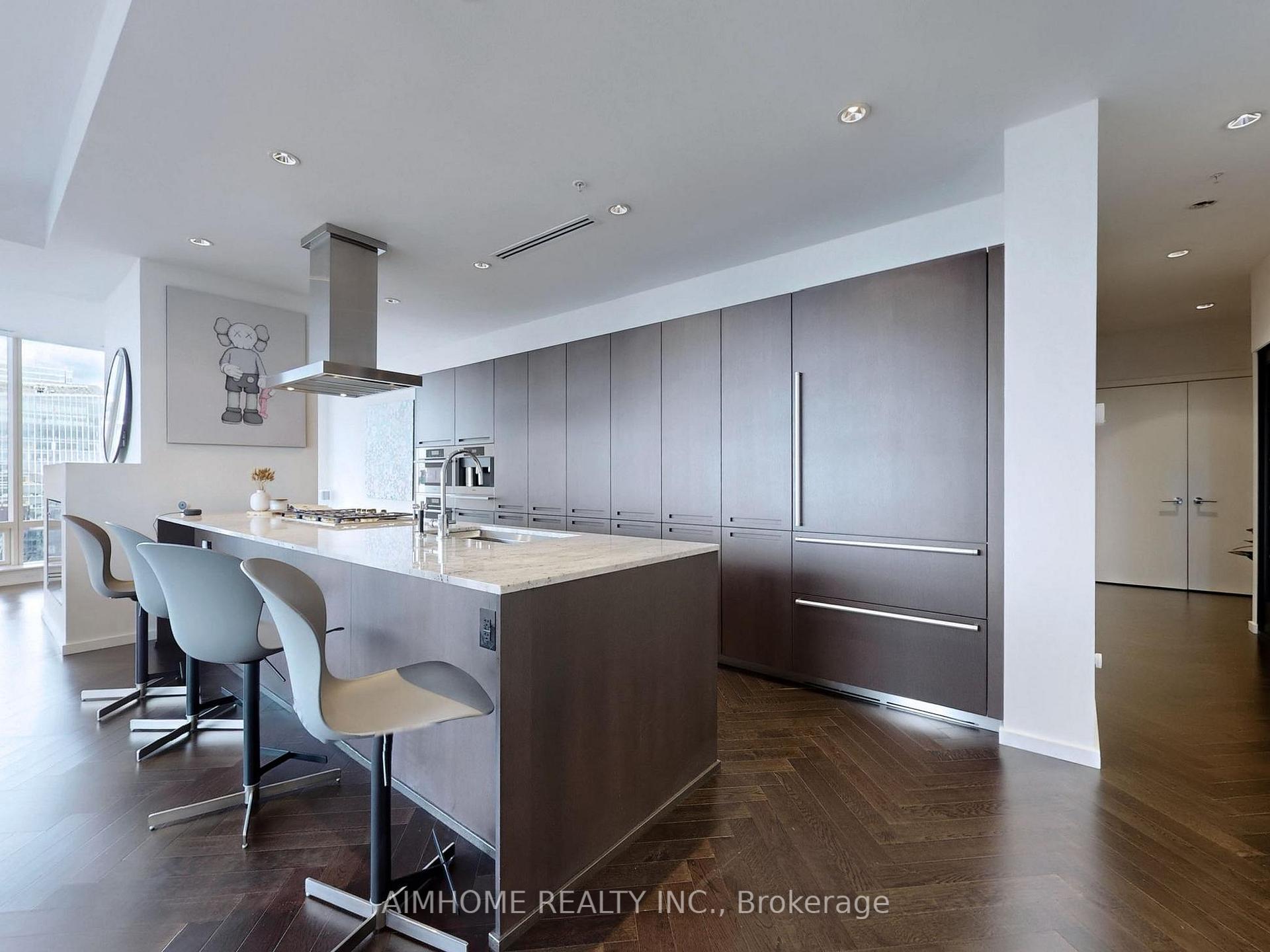 3 Bedrooms Condo at 180 University, Toronto For sale