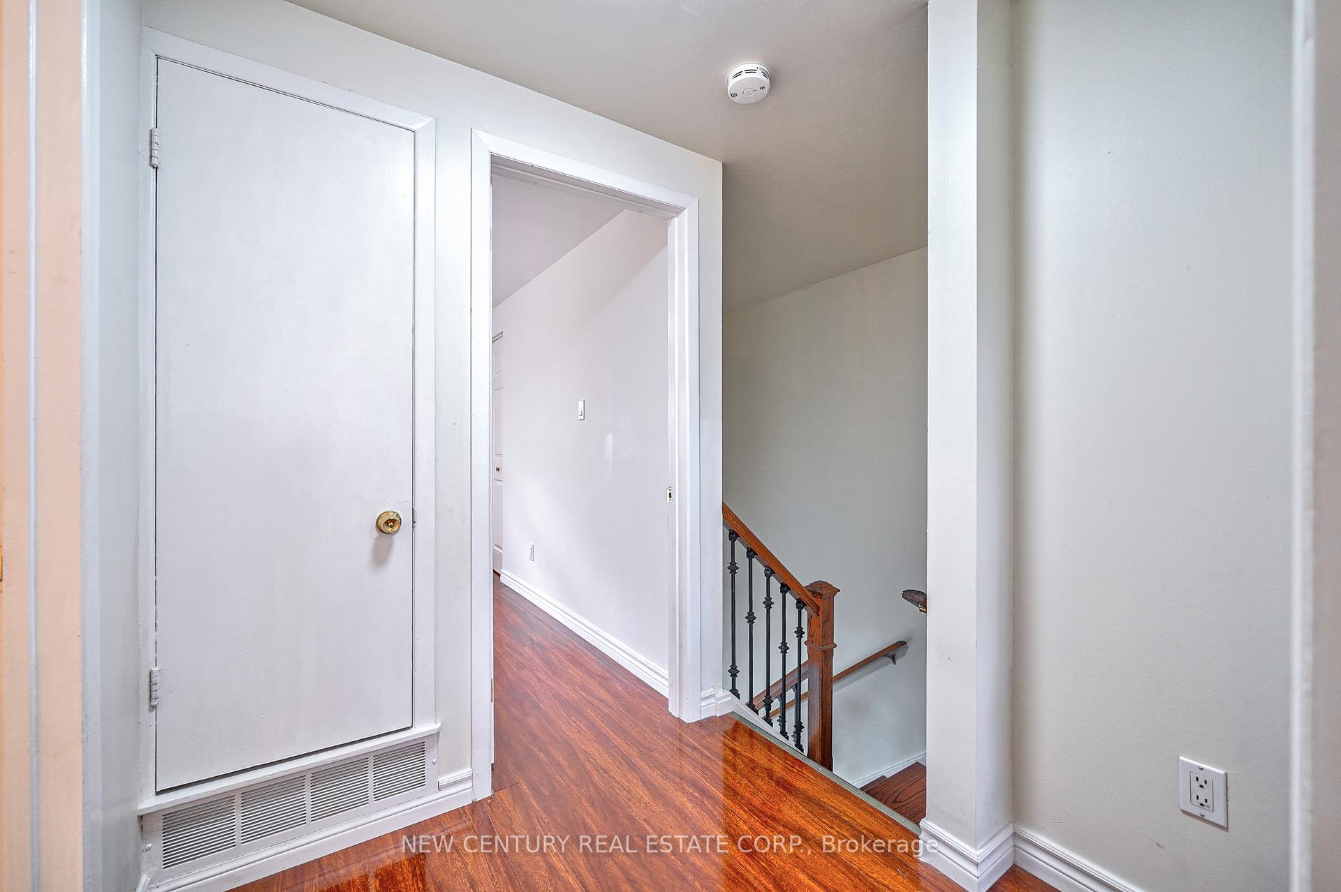 3 Bedrooms Condo at 92 Trailridge,  Toronto For sale