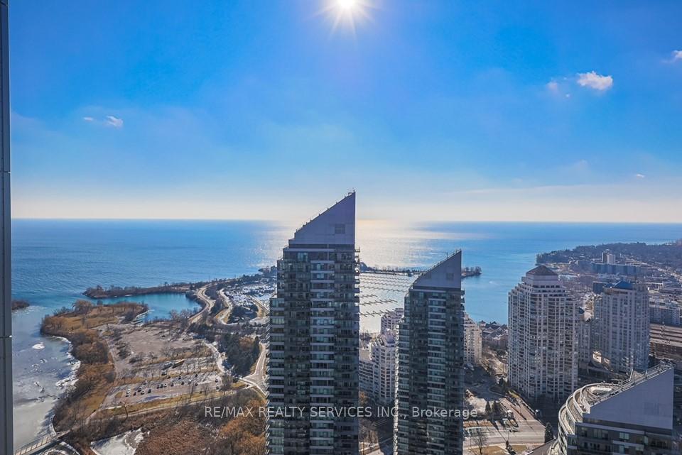 2 Bedrooms Condo at 2220 Lakeshore,  Toronto For sale