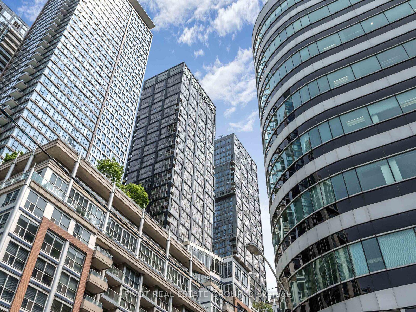 2 Bedrooms Condo at 35 Mercer, Toronto For sale