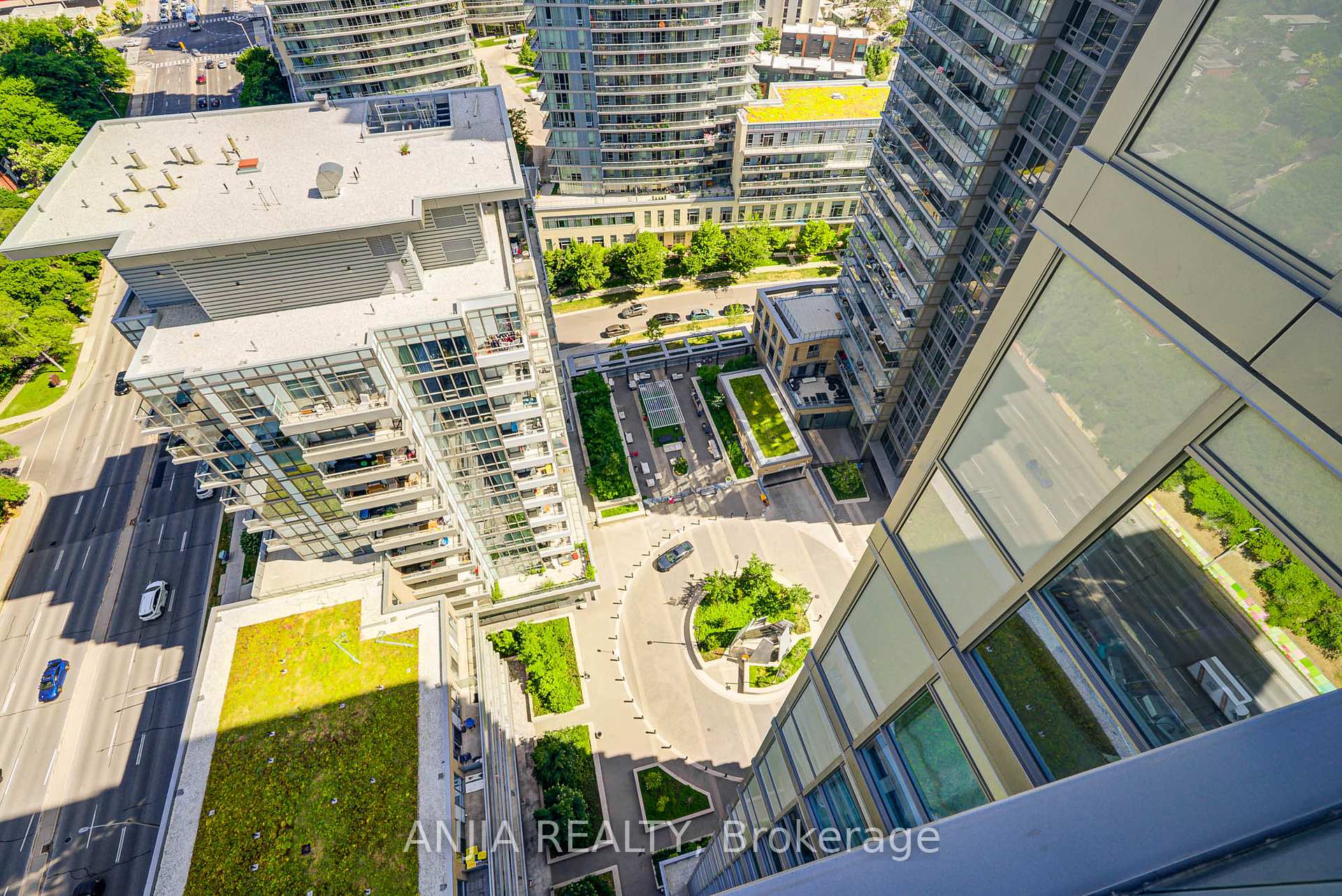 2 Bedrooms Condo at 50 Forest Manor, Toronto For sale