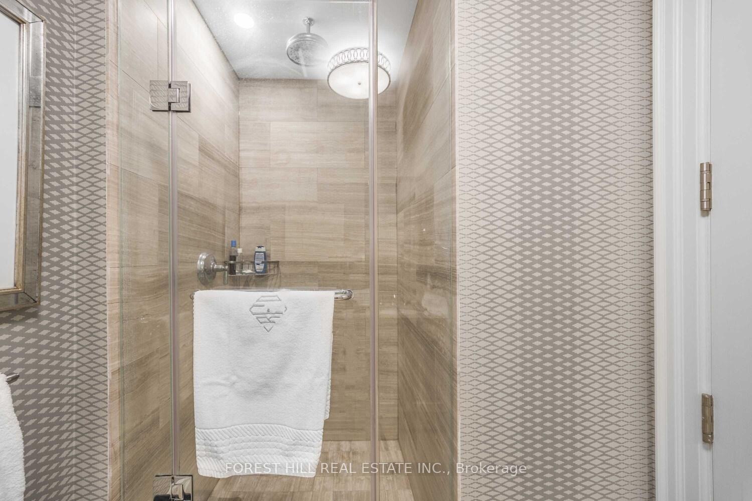2 Bedrooms Condo at 155 St Clair, Toronto For sale