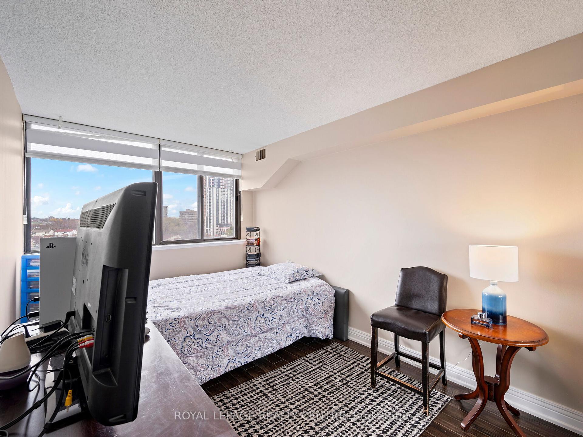 #602 – 200 Robert Speck Parkway, Mississauga, ON L4Z 1S3