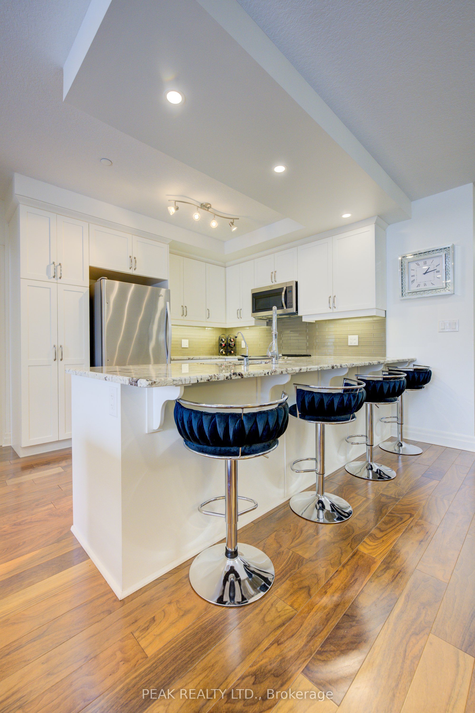 255 John Street N, #213