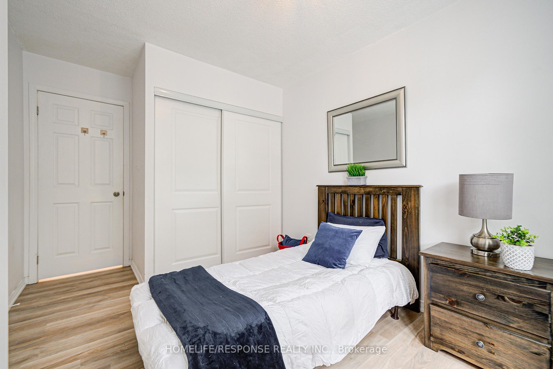 3 Bedrooms Condo at 35 Elsie, Toronto For sale