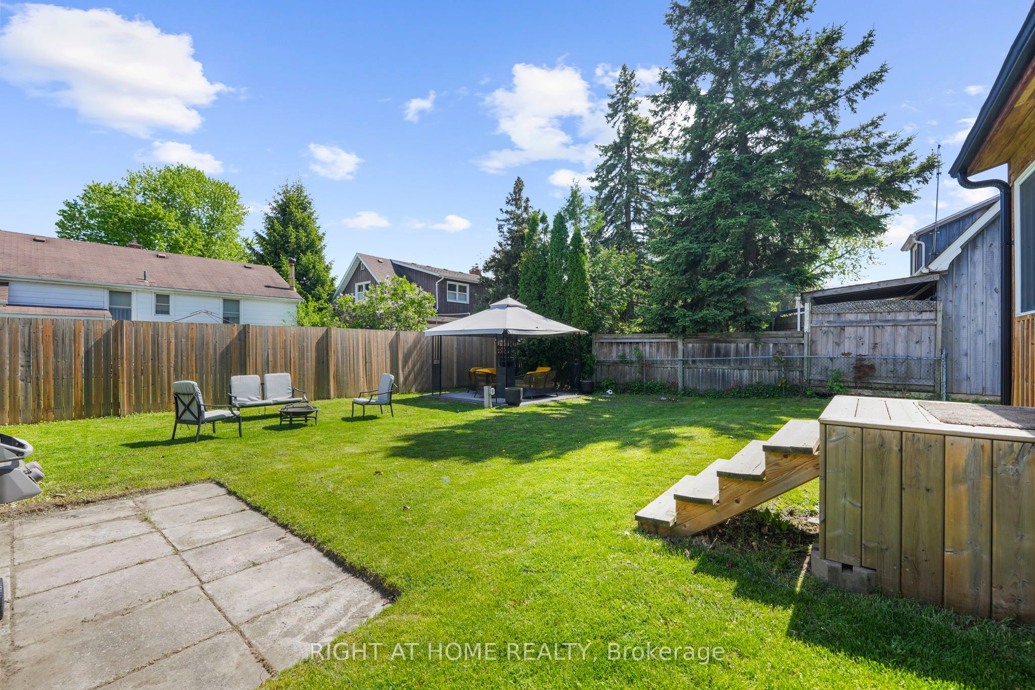 392 Stouffer Street