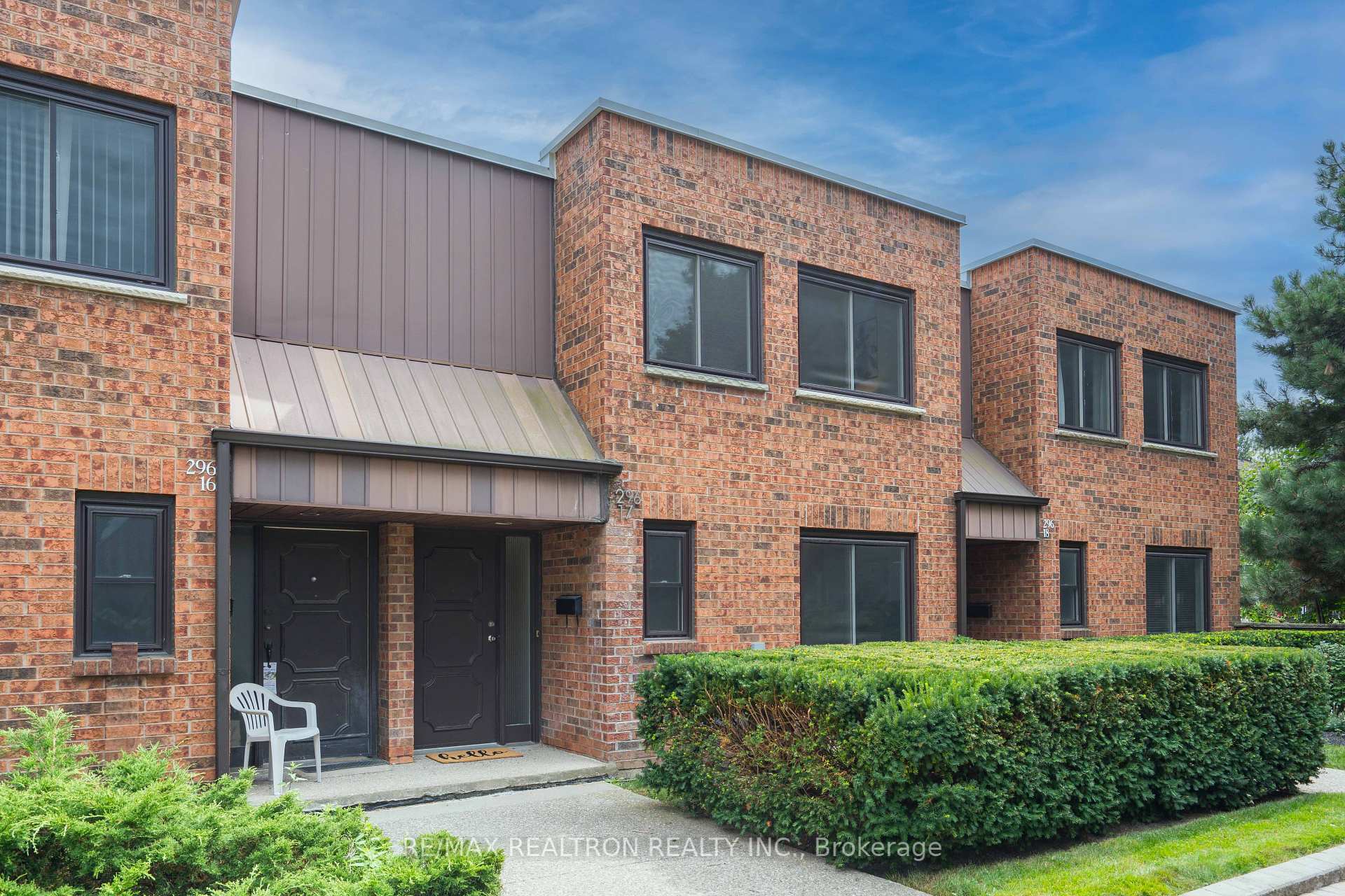 4 Bedrooms Condo at 296 Torresdale,  Toronto For sale