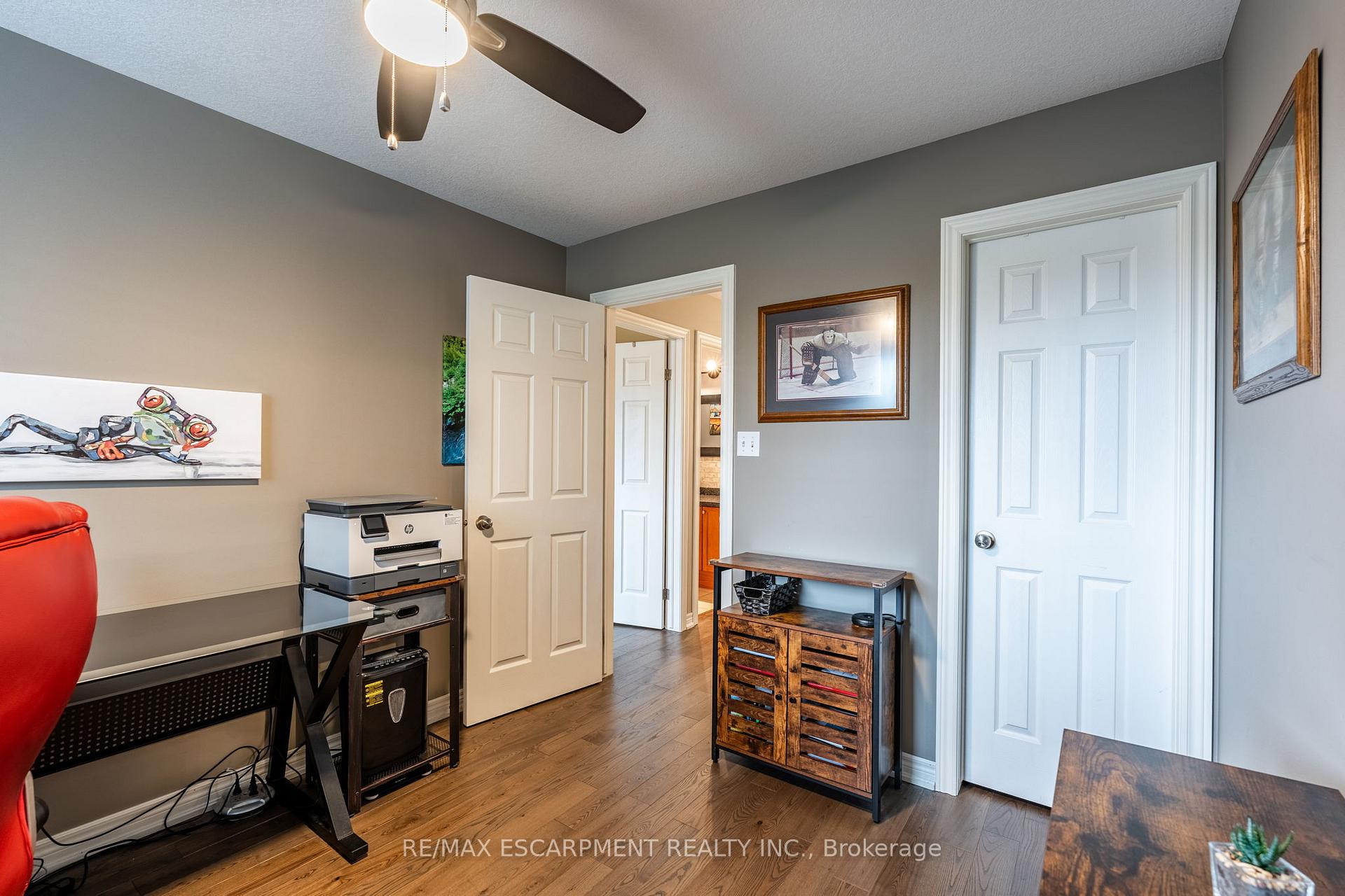 3 Bedrooms Condo at 1461 Upper Gage, Hamilton For sale