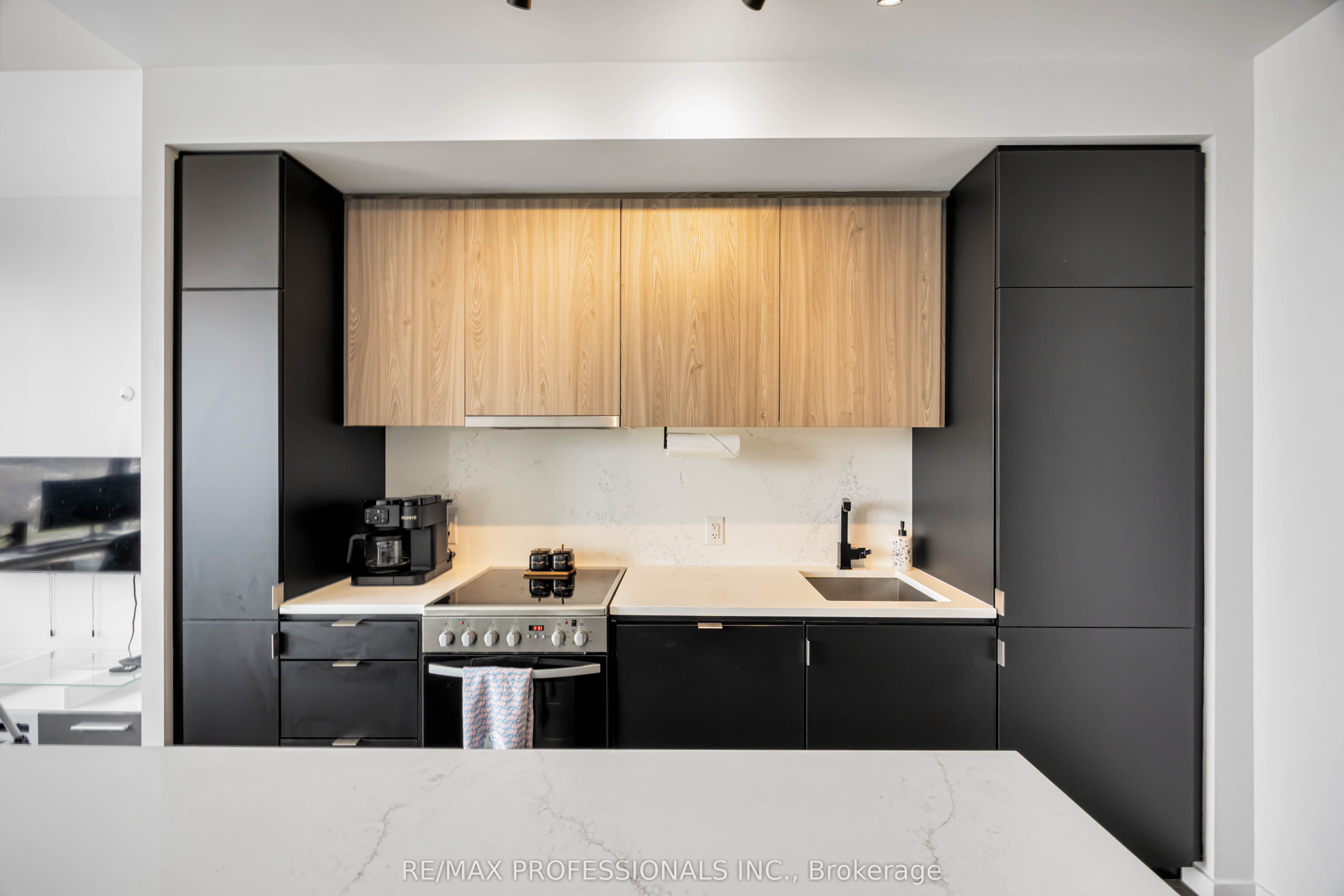 #803 - 7 Smith Crescent, Toronto, ON M8Z 0G3