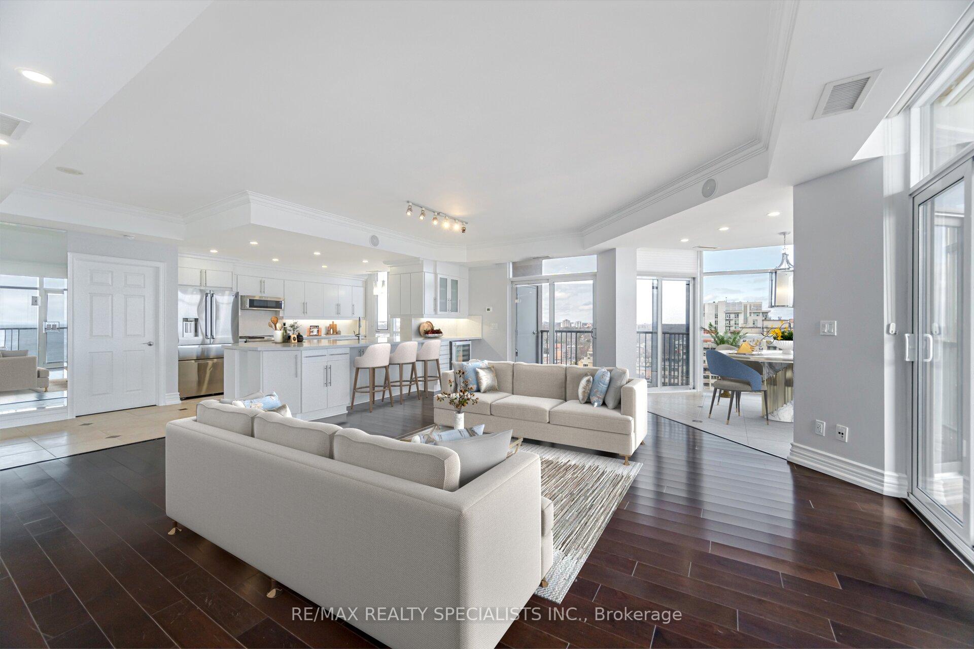 3 Bedrooms Condo at 1477 Lakeshore,  Burlington For sale