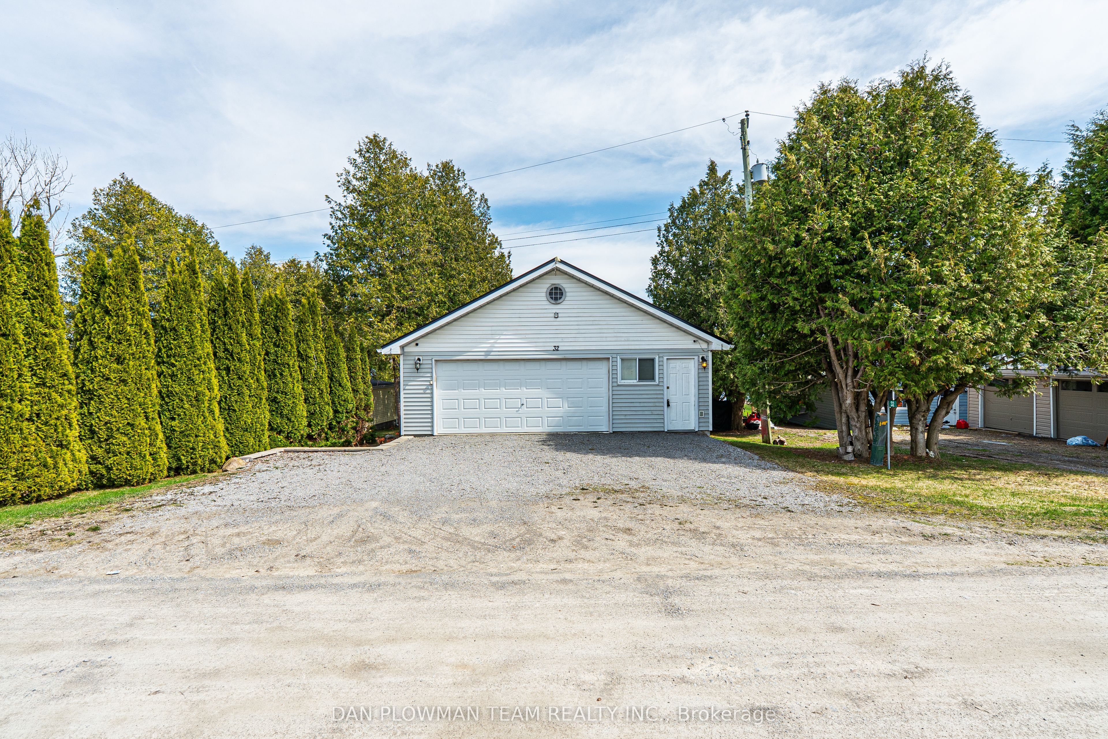 32 Beach Road