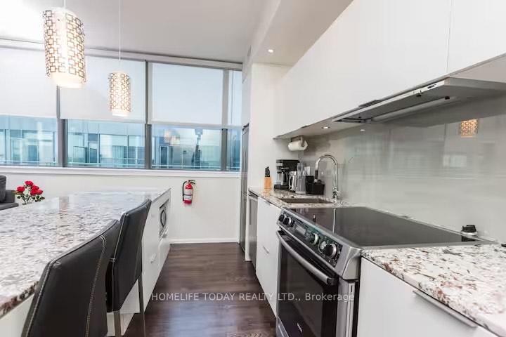 2 Bedrooms Condo at 8 Charlotte, Toronto For sale