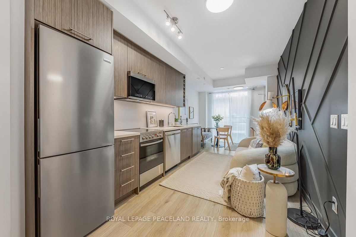 3 Bedrooms Condo at 266 Finch, Toronto For sale