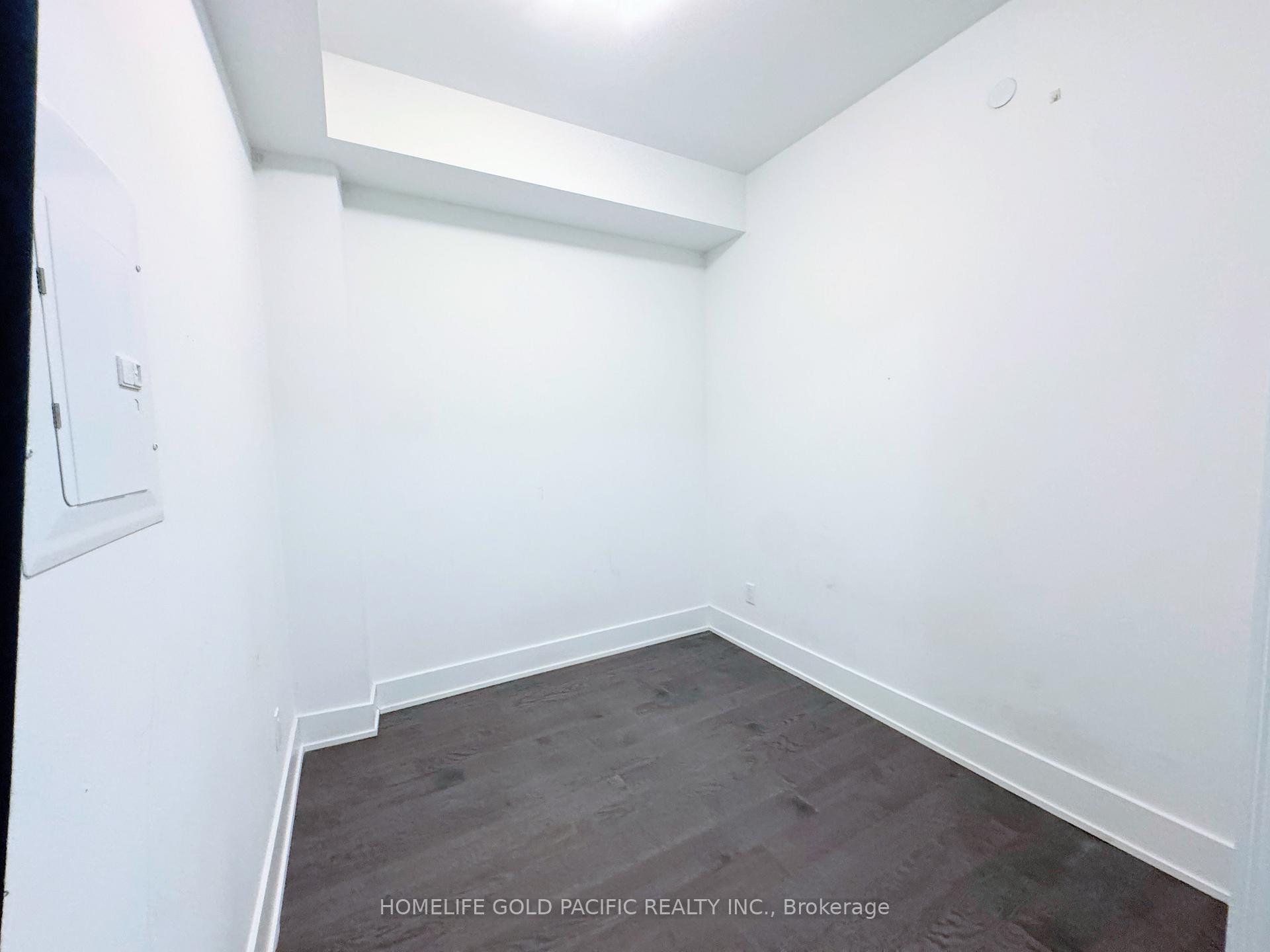 2 Bedrooms Condo at 200 Bloor, Toronto For sale
